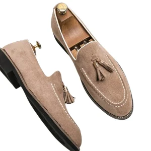 Mocasines elegantes de ante con borlas