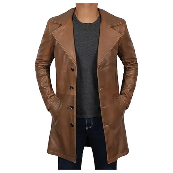 Gabardina vintage de cuero auténtico con solapas anchas.