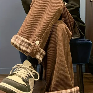 Pantalon large velours côtelé marron coupe décontractée carreaux revers