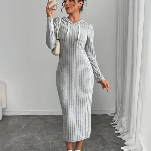 Robe longue côtelée à capuche Femme, manches longues, ajustée