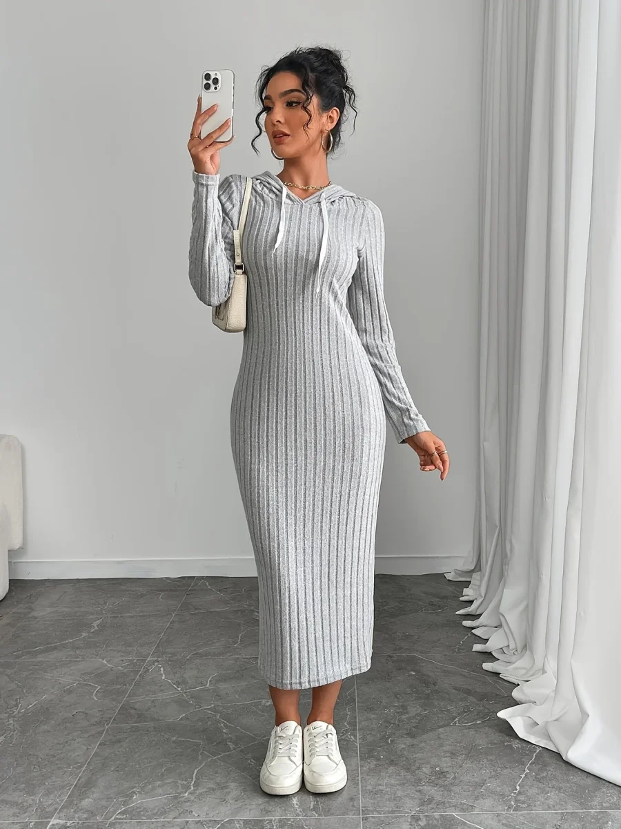 Robe longue côtelée à capuche Femme, manches longues, ajustée - Imagen 2