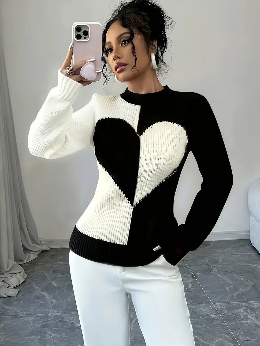 Pull femme bicolore côtelé à motif cœur, col montant, manches longues - Imagen 4