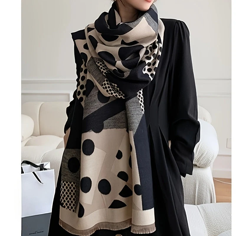 Écharpe Femme à Motifs Géométriques Noirs et Crème avec Franges - Imagen 3