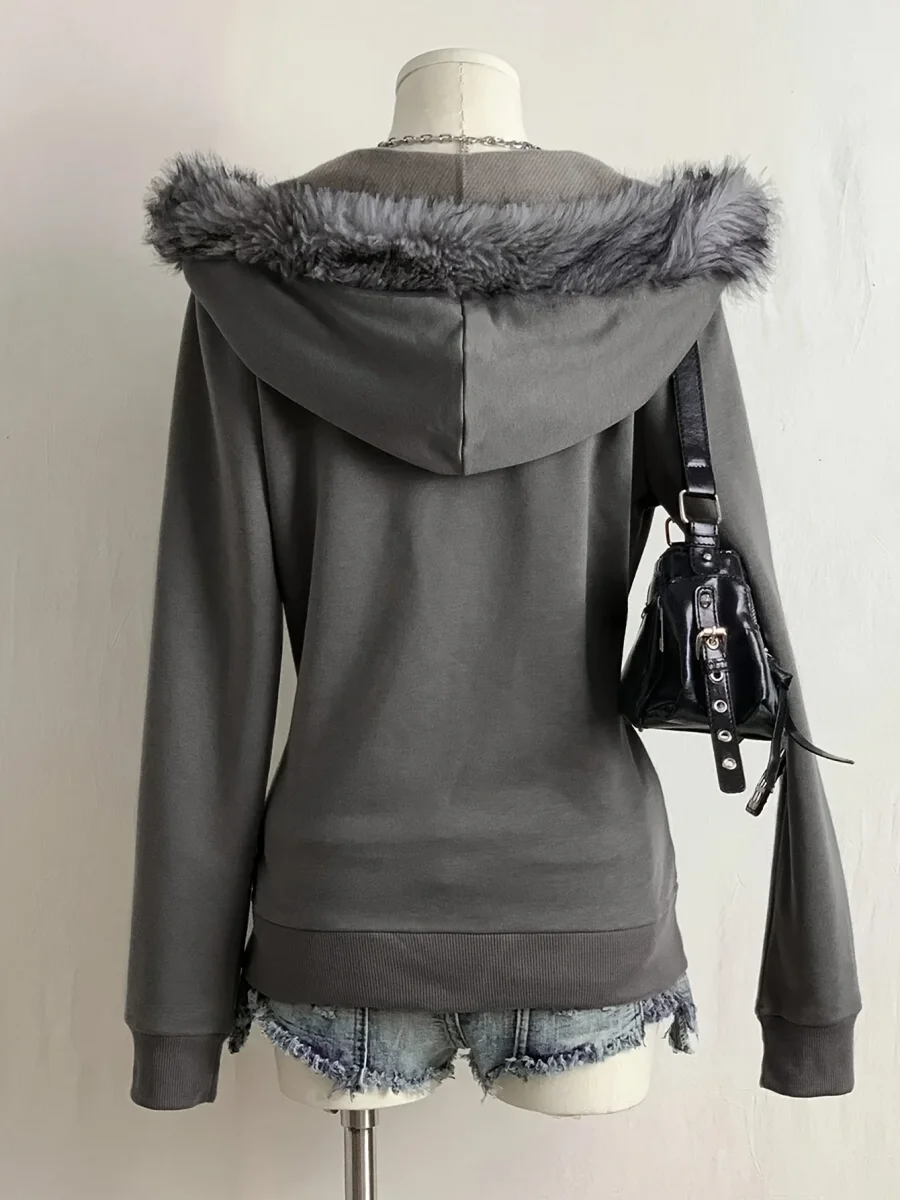 Veste à capuche grise pour femme avec bordure en fausse fourrure et motif brodé - Imagen 5