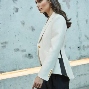 Blazer blanca con contraste