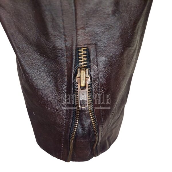 Chaqueta de motorista clásica vintage de cuero genuino marrón con estampado de calaveras. - Imagen 5