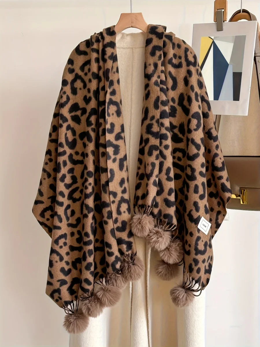 Écharpe large motif animalier avec pompons pour femme - Imagen 9
