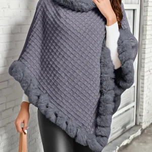Poncho Femme Tricoté Motif Losanges Gris avec Bordure en Fausse Fourrure