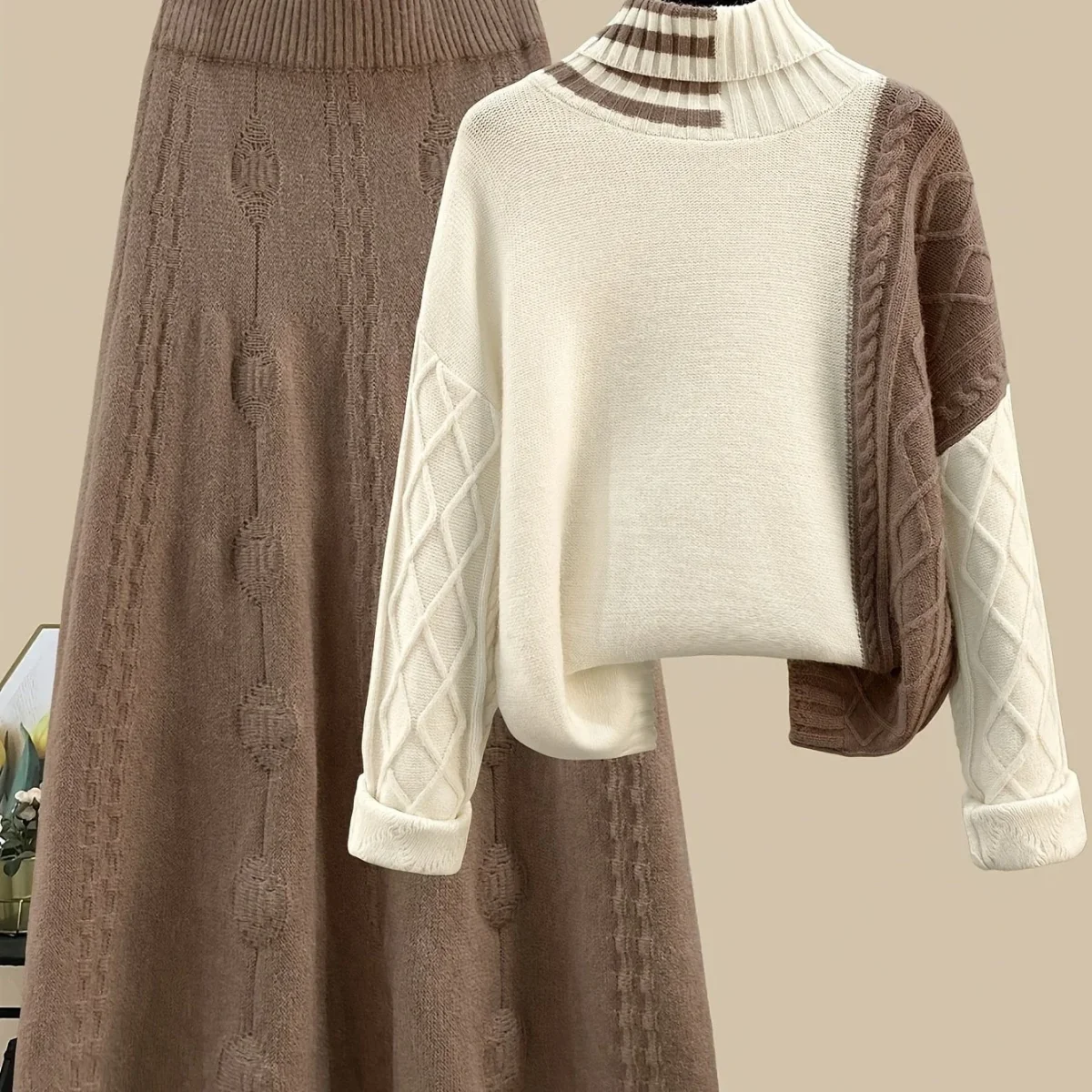 Ensemble Jupe Longue Tricotée et Pull Col Roulé Femme Bicolore Marron Crème Motif Torsadé - Imagen 7