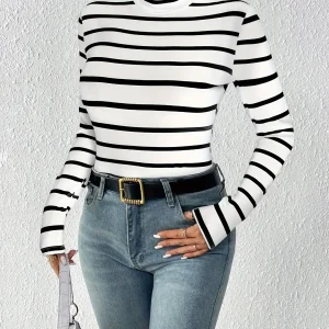 Haut moulant femme col montant rayé noir et blanc à manches longues