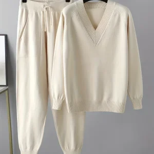 Ensemble pull col V et pantalon jogger, tricot doux, beige clair