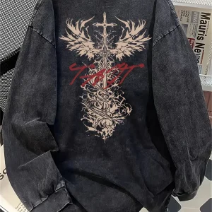Sweat-shirt oversize délavé noir avec imprimé graphique épée ailée au dos