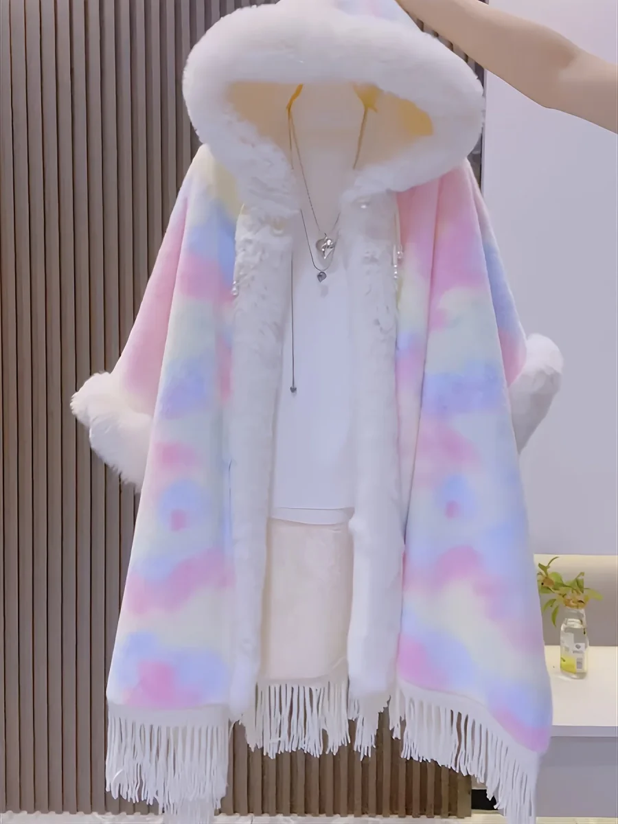 Cape à capuche arc-en-ciel en fausse fourrure douce avec franges et bordure pelucheuse - Imagen 5