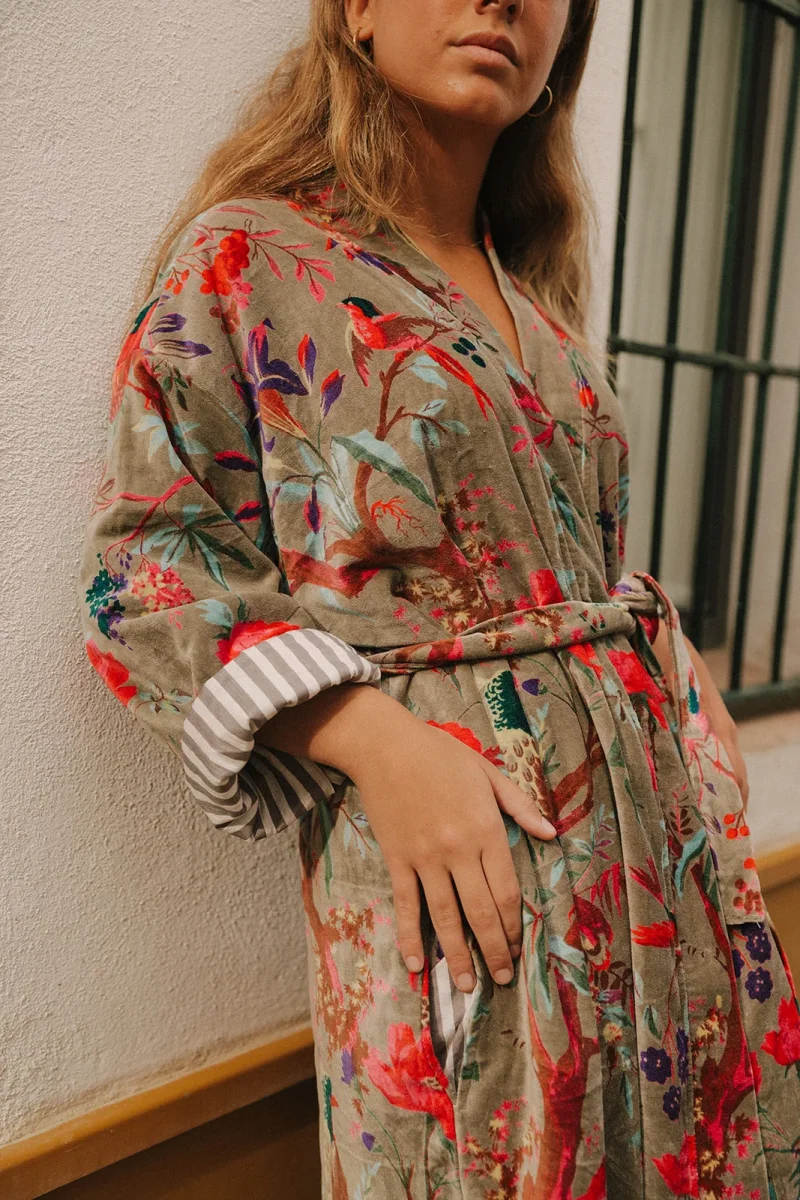 KIMONO TERCIOPELO GRIS CLARO - Imagen 3