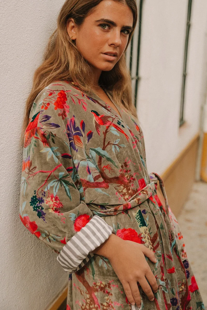 KIMONO TERCIOPELO GRIS CLARO - Imagen 4