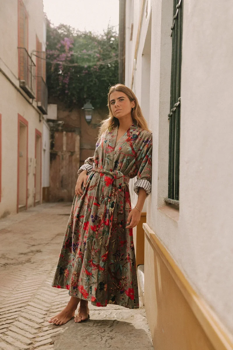 KIMONO TERCIOPELO GRIS CLARO
