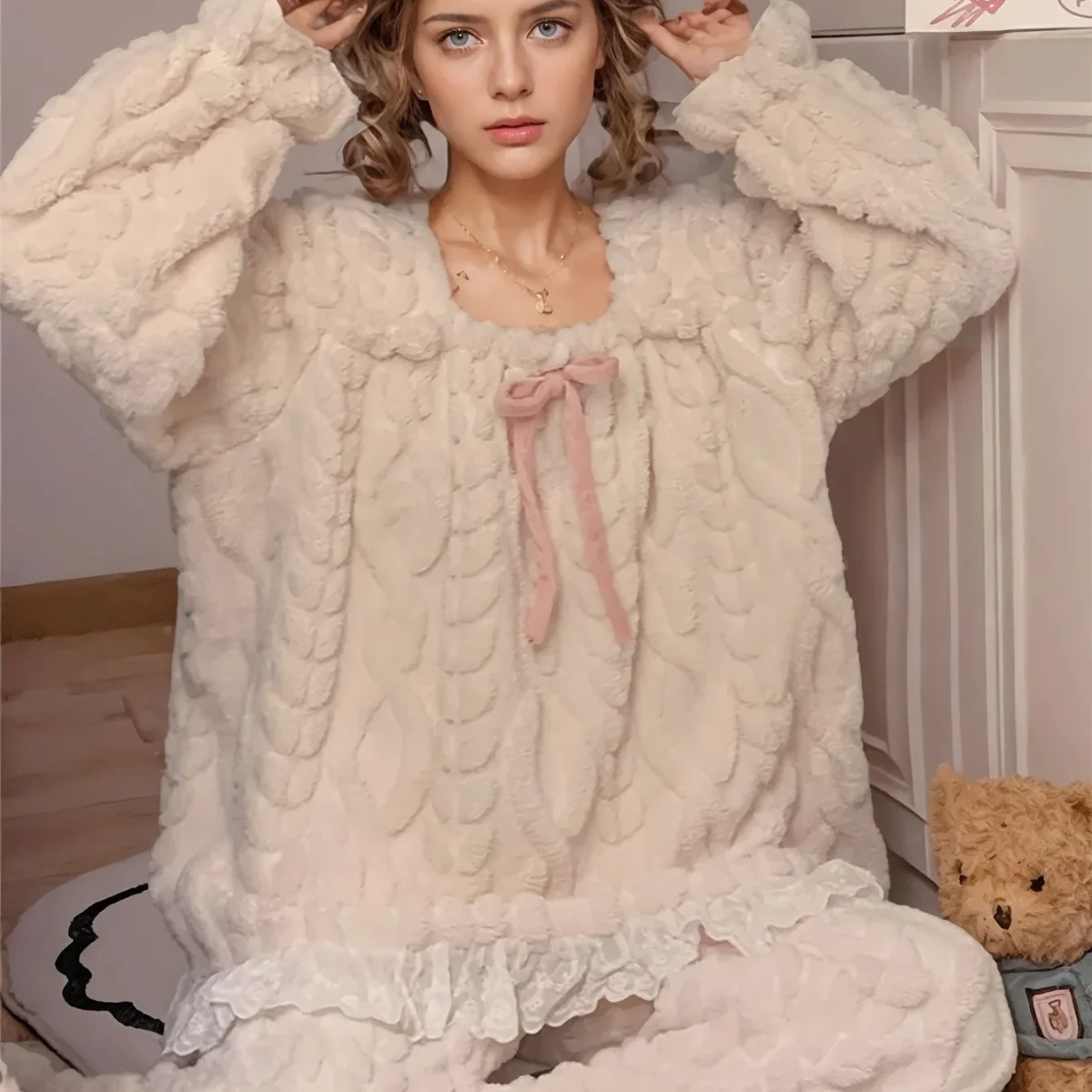 Pyjama Femme Doux et Moelleux Beige Écru Col Carré Volants Dentelle - Imagen 8