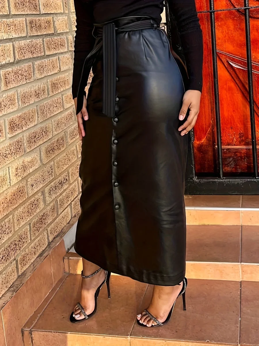 Jupe longue femme noire aspect cuir boutonnée devant avec ceinture à nouer - Imagen 3