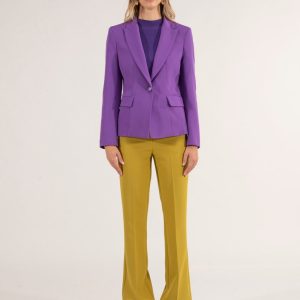Traje pantalón acampanado bolsillos plastón