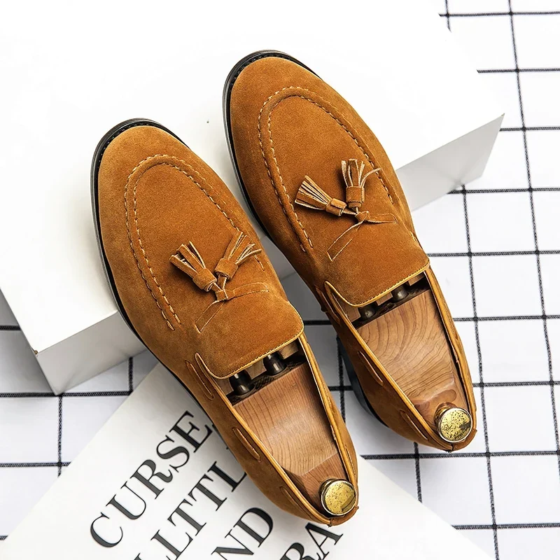 Mocasines elegantes de ante con borlas - Imagen 5