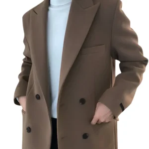 Elegante abrigo de doble botonadura
