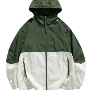 Chaqueta cortavientos con capucha