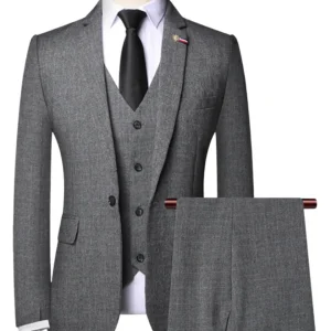 Traje de tres piezas para hombre